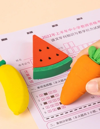 Ластик Deli VP414wat VP414PINK арбуз 54x23x16мм ТПР розовый блистер с европодвесом