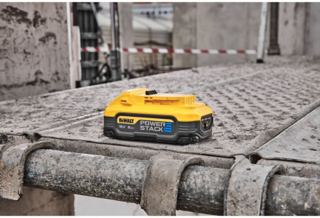 Батарея аккумуляторная DeWalt XR 18В Li-Ion (DCBP518-XJ)