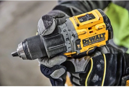 Дрель-шуруповерт DeWalt DCD805NT аккум. патрон:быстрозажимной (кейс в комплекте)