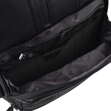 Рюкзак унисекс Piquadro Urban CA4550UB00BM/N черный кожа