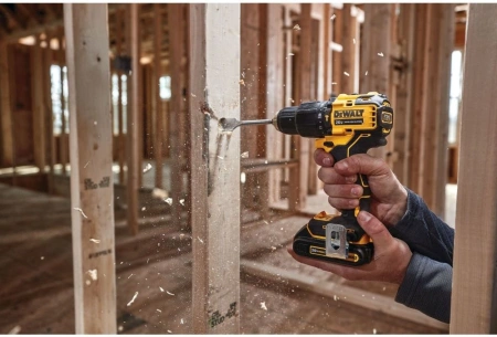 Дрель-шуруповерт DeWalt DCD709D2T аккум. патрон:быстрозажимной (кейс в комплекте)