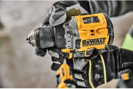 Шуруповерт DeWalt DCD800NT-XJ аккум. патрон:быстрозажимной (кейс в комплекте)
