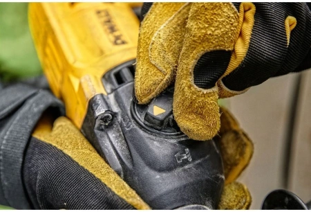 Перфоратор DeWalt D25033K-QS патрон:SDS-plus уд.:2.1Дж (кейс в комплекте)