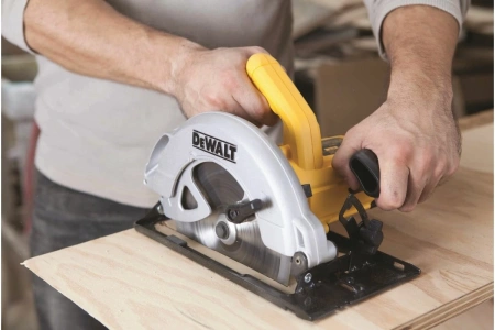 Циркулярная пила (дисковая) DeWalt DWE560K 1350Вт (ручная) D диска.:184мм (6687415)