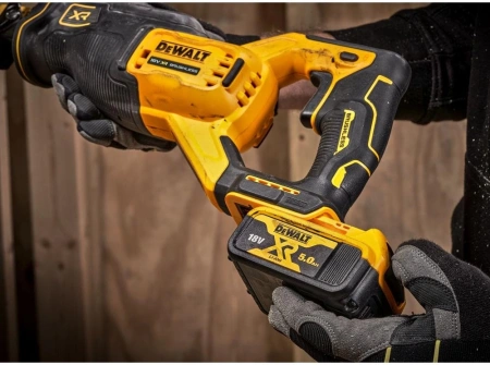 Сабельная пила DeWalt DCS382N-XJ аккум. 3200ход/мин