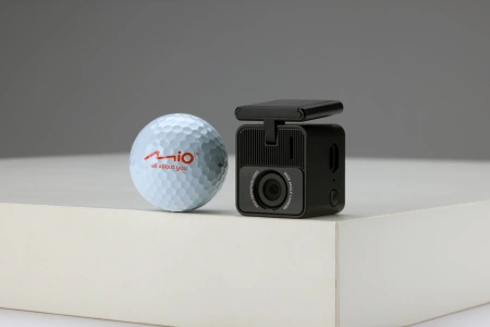 Видеорегистратор Mio MiVue J20 черный 4Mpix 1080x1920 1080p 150гр. SSC3337DE