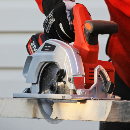 Циркулярная пила (дисковая) Patriot CS 185UES 260Вт (ручная) D диска.:185мм (110303185)