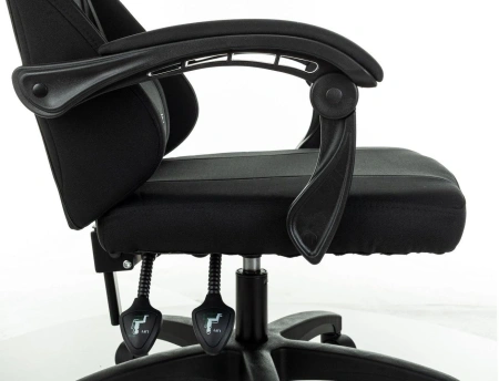 Кресло игровое Zombie Rudger черный с подголов. крестов. пластик