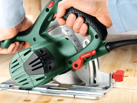 Циркулярная пила (дисковая) Bosch PKS 55 A 1200Вт (ручная) D диска.:160мм (0603501020)