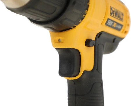 Дрель-шуруповерт DeWalt DCD771C2-QW аккум. патрон:быстрозажимной (кейс в комплекте)