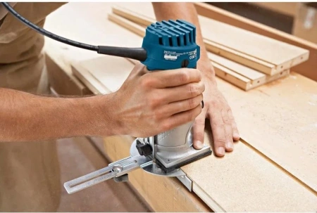 Фрезер Bosch GKF 600 600Вт 33000об/мин макс.ход:38мм