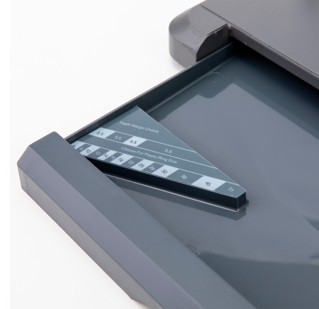 Переплетчик Deli Core E3873 A4/перф.18л.сшив/макс.425л./пластик.пруж. (10-16мм)