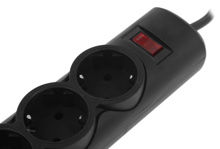 Сетевой фильтр Defender DFS 153 3м (6 розеток) черный (коробка)