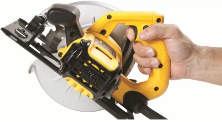 Циркулярная пила (дисковая) DeWalt DWE560K 1350Вт (ручная) D диска.:184мм (6687415)