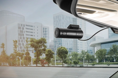 Видеорегистратор Mio MiVue J30 черный 3.6Mpix 1440x2560 1440p 150гр. MSTAR SSC337