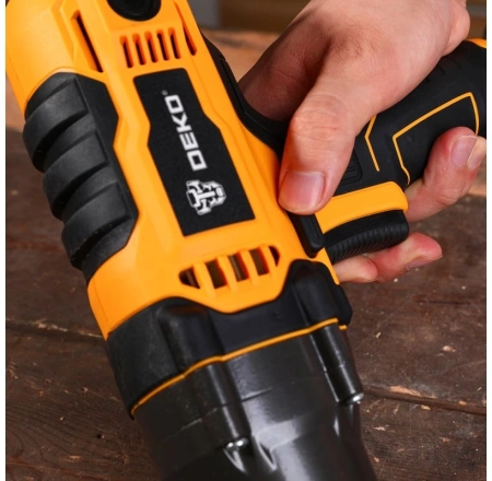 Гайковерт Deko DKIW1200 1200Вт патрон:квад.1/2" (кейс в комплекте) (085-1125)