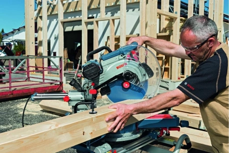 Торцовочная пила Bosch GCM 12 SDE 1800Вт 4300об/мин d=305мм