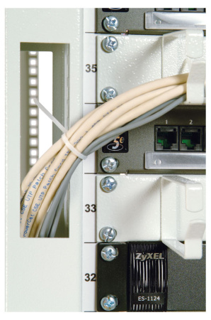 Стойка двухрамная ЦМО СТК-33.2 33U 620ммX800мм направл.под закл.гайки 300кг серый