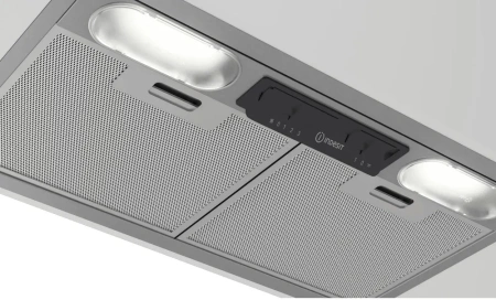 Вытяжка встраиваемая Indesit INAE 52FLS X нержавеющая сталь управление: ползунк.