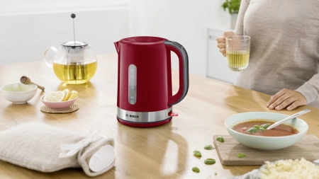 Чайник Bosch TWK6A514 1.7л. 2200Вт красный