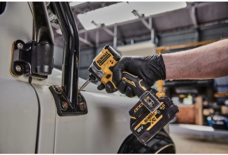 Шуруповерт DeWalt DCF850N-XJ аккум. патрон:шестигр.1/4"