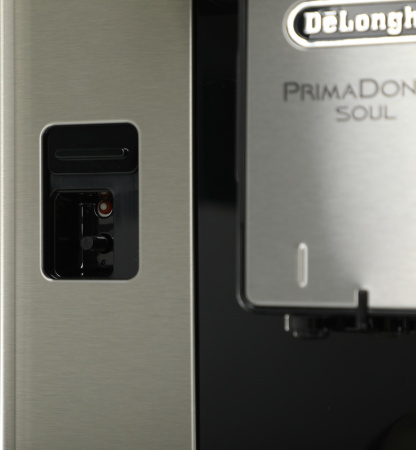 Кофемашина Delonghi ECAM610.75.MB 1450Вт черный/серебристый