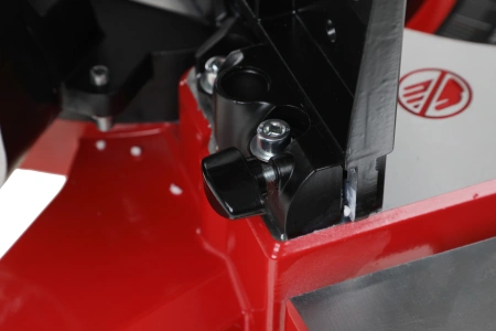 Торцовочная пила Elitech ПТ 2030КРС 2000Вт 4800об/мин d=305мм