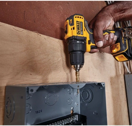 Дрель-шуруповерт DeWalt DCD708D2T-QW 340Вт аккум. патрон:быстрозажимной (кейс в комплекте)