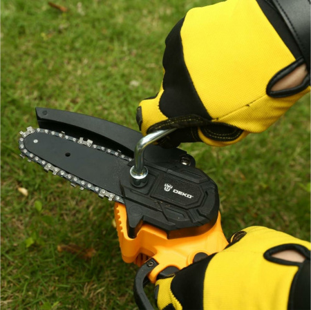 Цепная пила Deko DKCHS 20-4 аккум. дл.шины:4"(10cm) 1аккум. 2Ач ЗУ (063-4308)