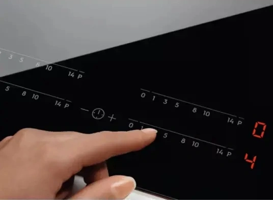 Индукционная варочная поверхность Electrolux EIT61443B черный