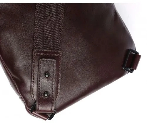 Рюкзак слинг Piquadro Blue Square Revamp CA5577B2V/MO кр.дерево кожа