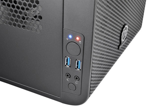 Корпус Thermaltake Core V1 черный без БП miniITX 1x200mm 2xUSB3.0 audio bott PSU