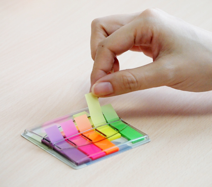 Закладки самокл. индексы пластиковые Stick`n 26020 12x45мм 4цв.в упак. 35лист Z-сложения с цветным краем блистер