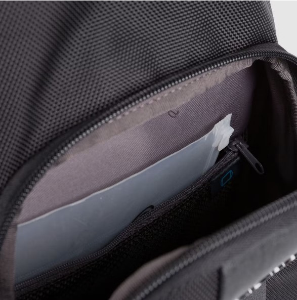 Рюкзак слинг унисекс Piquadro Brief2 CA4536BR2/N черный нейлон