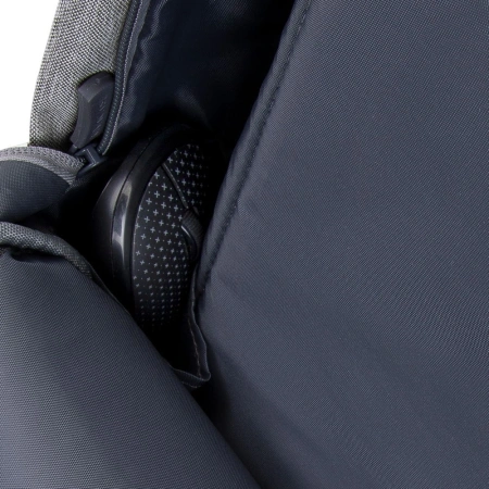 Рюкзак для ноутбука 17.3" Riva 7567 серый/темно-синий полиэстер
