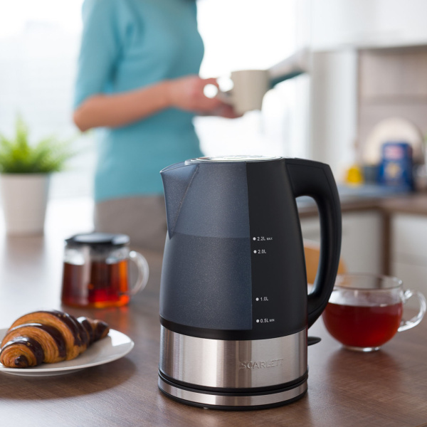 Чайник электрический Scarlett SC-1020 2.2л. 2200Вт черный (корпус: пластик)