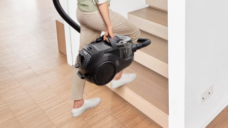 Пылесос Bosch Serie 4 BGC21X300 550Вт черный/черный