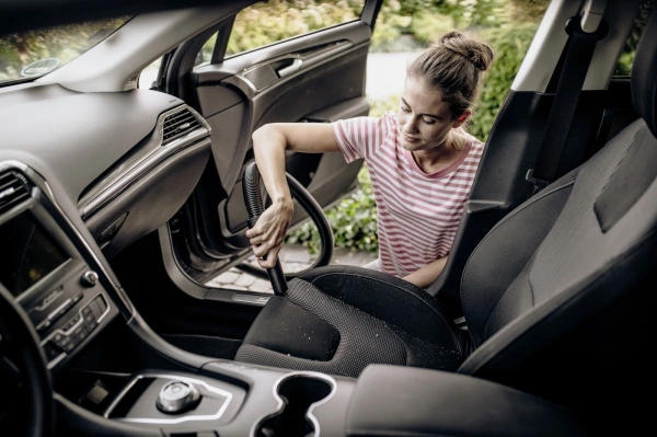 Строительный пылесос Karcher WD 2 V-15/4/18 1000Вт (уборка: сухая/влажная) желтый