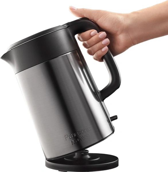 Чайник электрический Panasonic NC-CWK51 1.7л. 1500Вт нержавеющая сталь/черный корпус: полупропилен/нержавеющая сталь