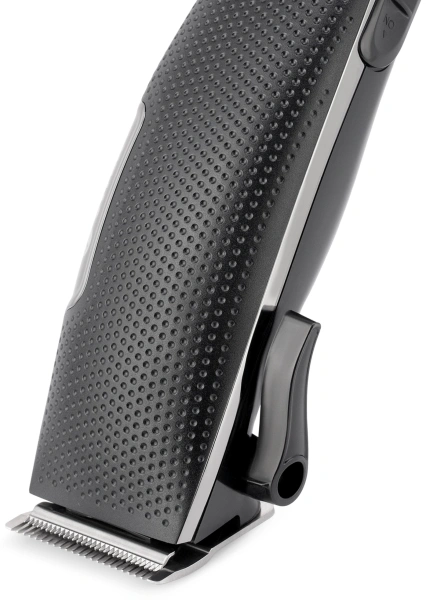 Машинка для стрижки Vitek VT-2520 черный (насадок в компл:4шт)