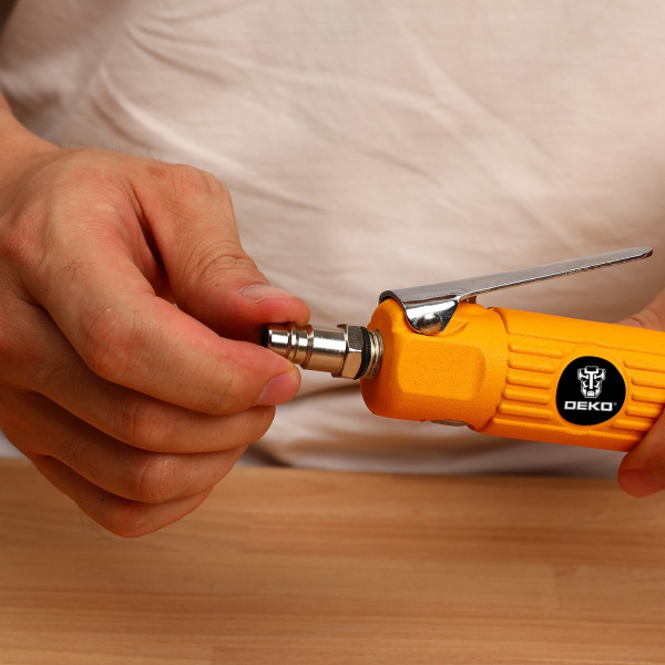 Шлифмашина орбитальная Deko DKPT02 SET 3 113л/мин шпинд.:3мм желтый/черный