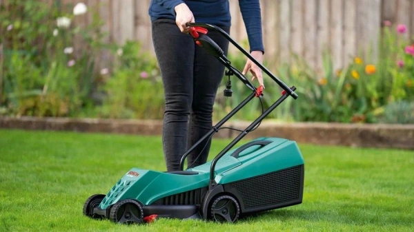 Газонокосилка роторная Bosch Rotak 320 ER (06008A600A) 1200Вт