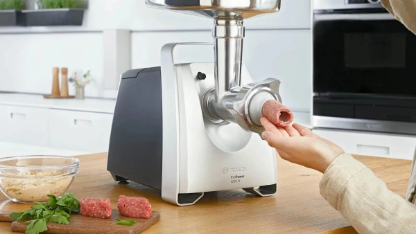 Мясорубка Bosch MFW68660 2200Вт черный