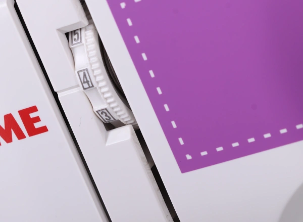 Швейная машина Janome LW-17 белый