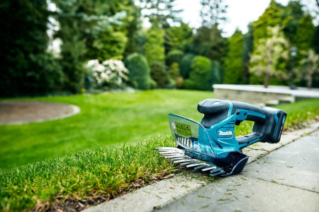 Ножницы для травы Makita UM600DWAEаккум.