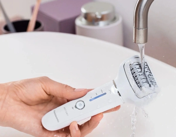 Эпилятор Panasonic ES-EY31-W520 скор.:3 насад.:2 от аккум. белый