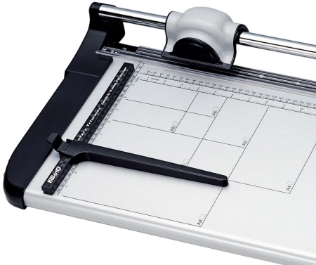 Резак дисковый Kw-Trio 3018 A4/15лист./360мм/автоприжим