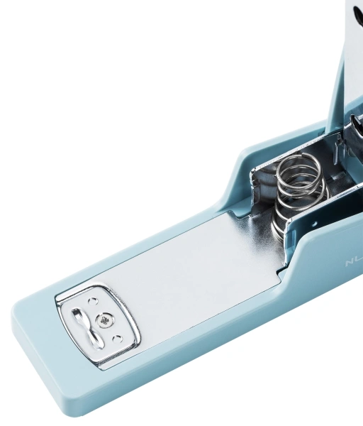 Степлер Deli ENS084 Nusign 24/6 26/6 (20листов) синий 100скоб коробка