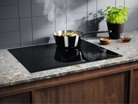 Индукционная варочная поверхность Electrolux EIT61443B черный