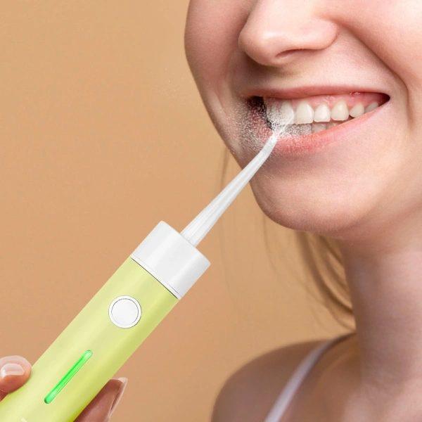 Ирригатор Kitfort КТ-2957-2 портатив. 2насад. зеленый/белый